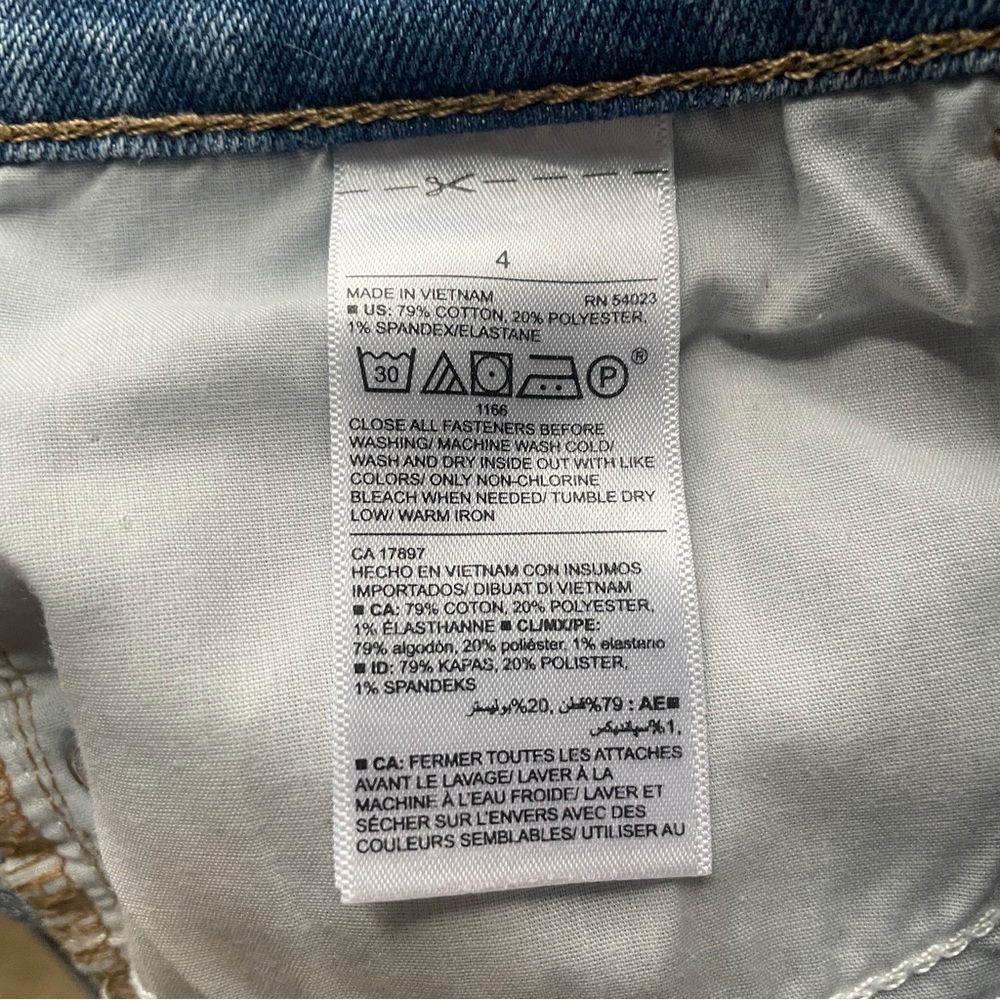 NWOT Old Navy denim Jean shorts Size 4 - Picture 4 of 4